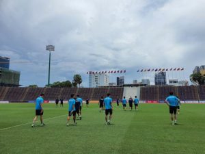 U22 Việt Nam không được tập ở sân đá bán kết, đến thăm sân chụp ảnh rồi về